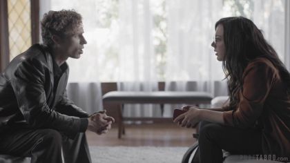 Горячую сучку не заставишь спрыгнуть с члена друга №2