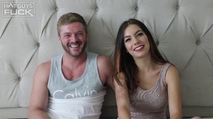 Брюнетку возбуждает куни и она требует от мужчины секса №1