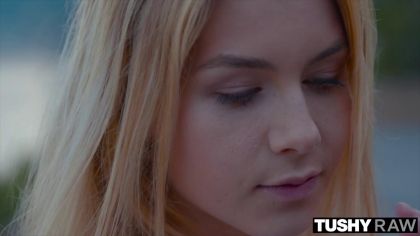 Худышка сильно растянула очко об толстый член мужчины №1