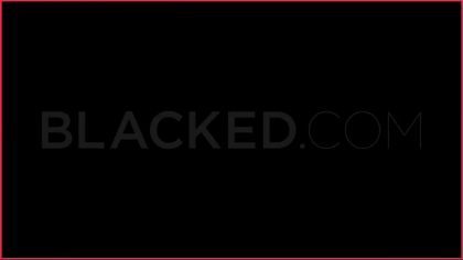 Девушки развлекаются на пляже в межрасовой групповухе №10