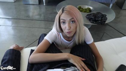 Мужика больше волнует киска дочери друга, чем резиновая вагина №2