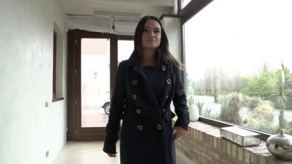 Красотка в чулках кайфует от члена в тугом анале №1