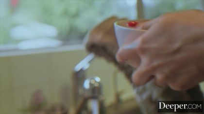 Красотка украсила скучный вечер горячим сексом с негром №1