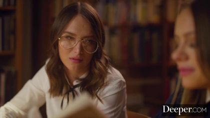 Отличницы устроили ЖМЖ секс после посещения библиотеки №1