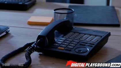 Бизнесмен снял деловой костюм и раком в кресле выебал ассистентку в туфлях №1