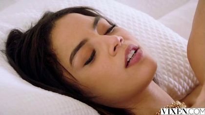 Мулатка ебется с репетитором по игре на рояле раком в бритую вагину №8