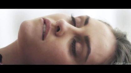 Парень вылизал писю соседки на кухонном столе и ввел хер по яйца №3