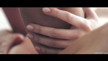 Парень вылизал писю соседки на кухонном столе и ввел хер по яйца №4