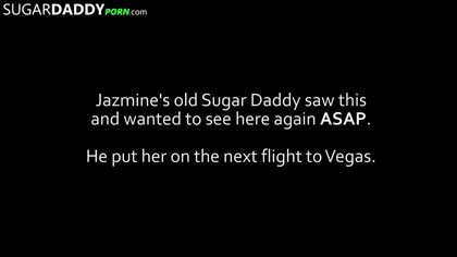 Начальник привез домой секретаршу и трахнул небольшим членом в презервативе №1