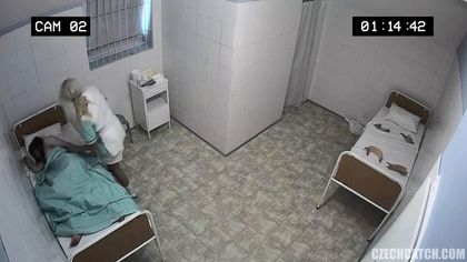 Медсестра анально фистинг пациентку в госпитале и заставляет кончить №3