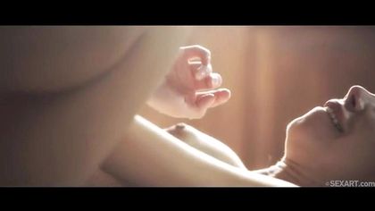 Студент будит нежным куни подругу и ложится на нее сверху, вводя хер в писюлю №5