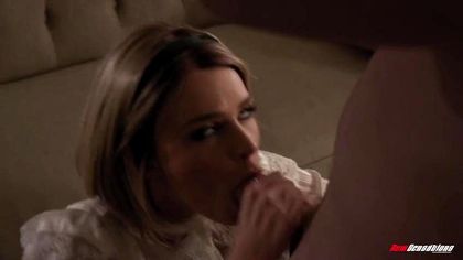 Мужик показывает член жене брата в белом платье и получает горловой отсос №2