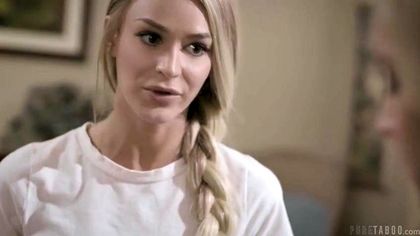 Подруги были пойманы мужиком за лесби-сексом и грубо оттраханы №1