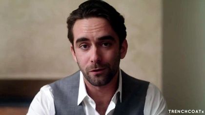 Красотка около камина полирует ртом и пилоткой член поджарого парня №1