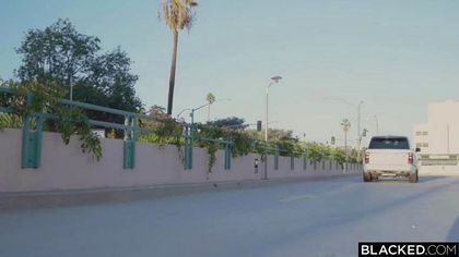 Рыжая наслаждается вагинальными скачками по черному бритому хую №1