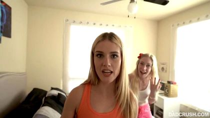 Блондинки натягивают теплые ротики на бритый хер туриста №2