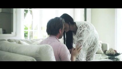 Небритый муж полюбил длинным членом влагалище партнерши №2