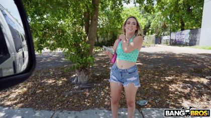 Трахнул в машине блондинку с круглой жопой после знакомства №1