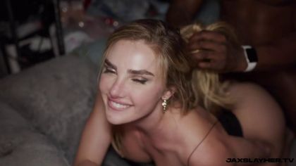 Негр трахает сучку в машине и дома изо всех сил №5