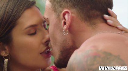 Любовники трахаются в отеле на курорте до оргазма №2