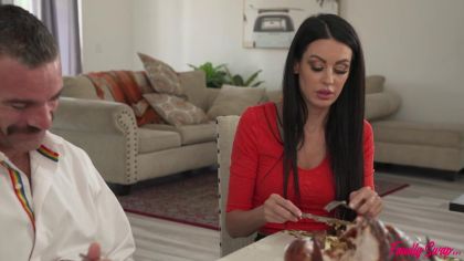 Групповой секс свингеров после трапезы №2