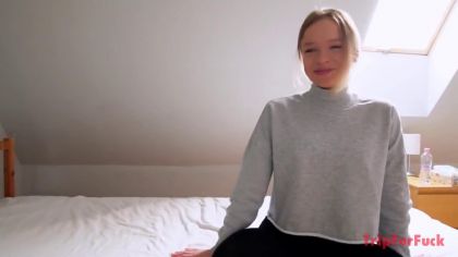 Телка с круглой попкой отдалась первому встречному №3