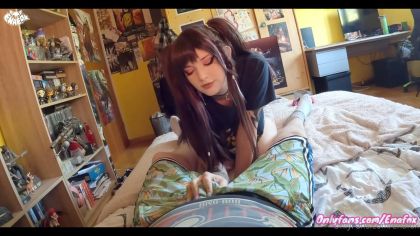 Жопастая девка трясет дойками и скачет на члене №2