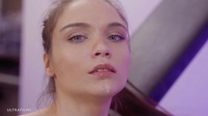 Гимнастка трахается в спортзале со спортсменом №10