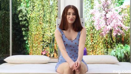 Кастинг рыжей девушки с маленькими сиськами и узкой киской №3