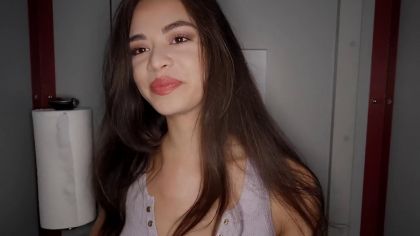 Минет в Глори Холл от горячей брюнетки №1