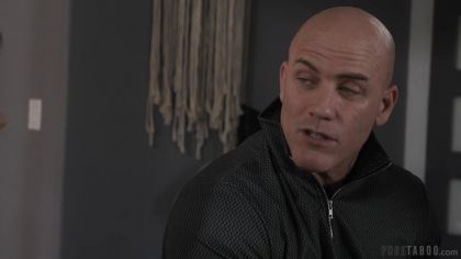 Худая сучка дала папке лизать киску и трахать №1