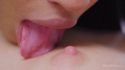 Лесбиянка ласкает киску негритянки языком и пальцами №2