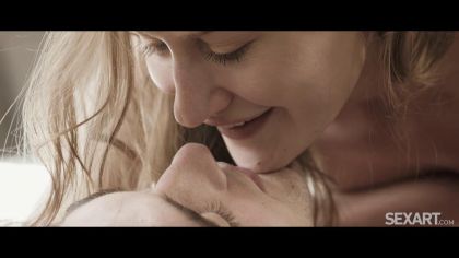 Худая телка лезет на член парня после душа №10