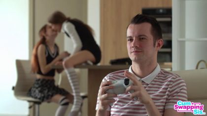 Худые студентки ебутся в тройничке с одноклассником №1