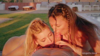 Красивый секс у бассейна с двумя молодыми девками №9