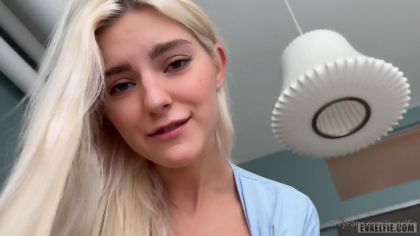 Русская телка ебется в бритую киску с любимым №4