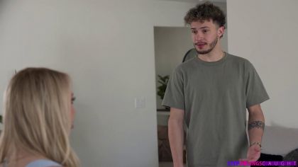 Худая давалка готова ебаться даже с братом №1