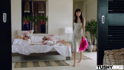 Ебля в два члена для утренней бодрости сучки №10