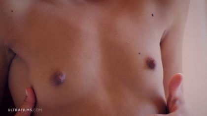 Худые лесби эротично лижут узкие дырки №2