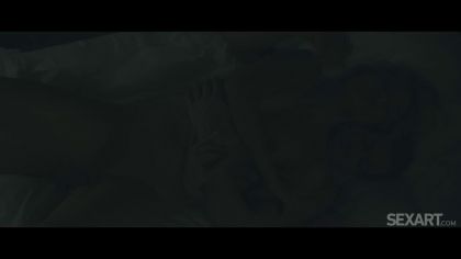 Эротично трахает любимую с самого утра №10