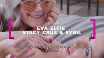 Русская лесби трахается с двумя горячими подругами №1