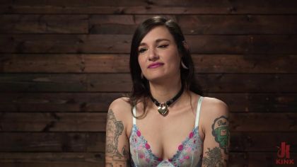 Злостный БДСМ-щик пытает красивую девку №1