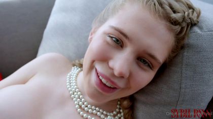 Лесбиянка в колготках кончает от страпона №4