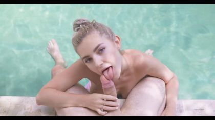 Красивый секс в бассейне с русской девицей №6