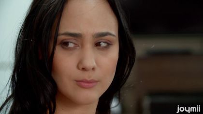 Растянул пизду красивой брюнетки вместо йоги №1