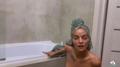 Помешал телке в душе ради крутого отсоса №3