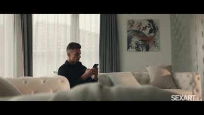 Сучка сидит на лице парня и просит траха №1