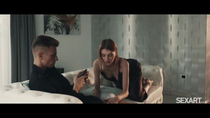 Сучка сидит на лице парня и просит траха №2