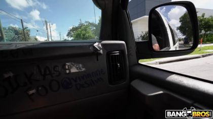 Снял блондинку на дороге для анального перепиха №1