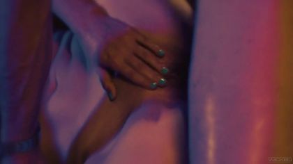 Девушки сосут клиторы в тройничке с мужиком №9